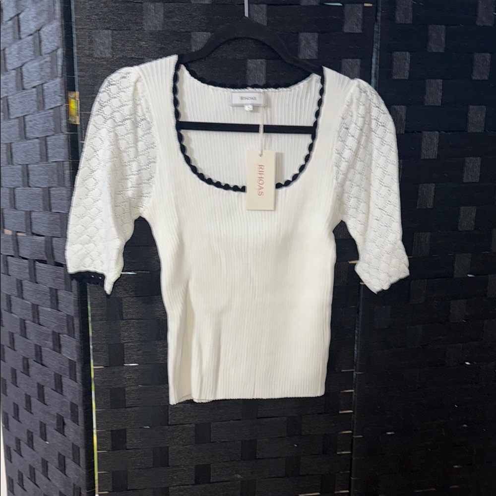 RIHOAS Fitted Ribbed 3/4 Sleeve Blouse in Black and White